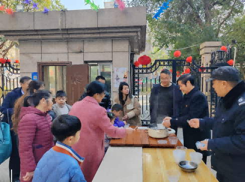 浓浓邻里情 欢乐闹元宵